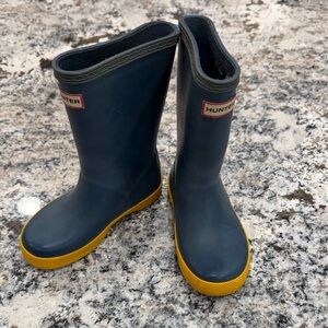 Hunter Kids Navy and Yellow Rain Boots